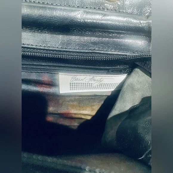 Women’s Vintage Carol Hearty Black Leather Baroque Embossed Shoulder Bag - Picture 5 of 7